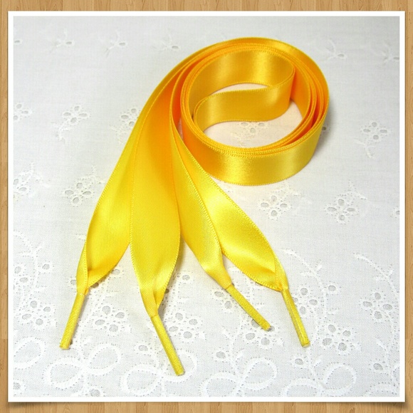 Satin Shoelaces Golden Yellow 46" - Picture 3 of 3